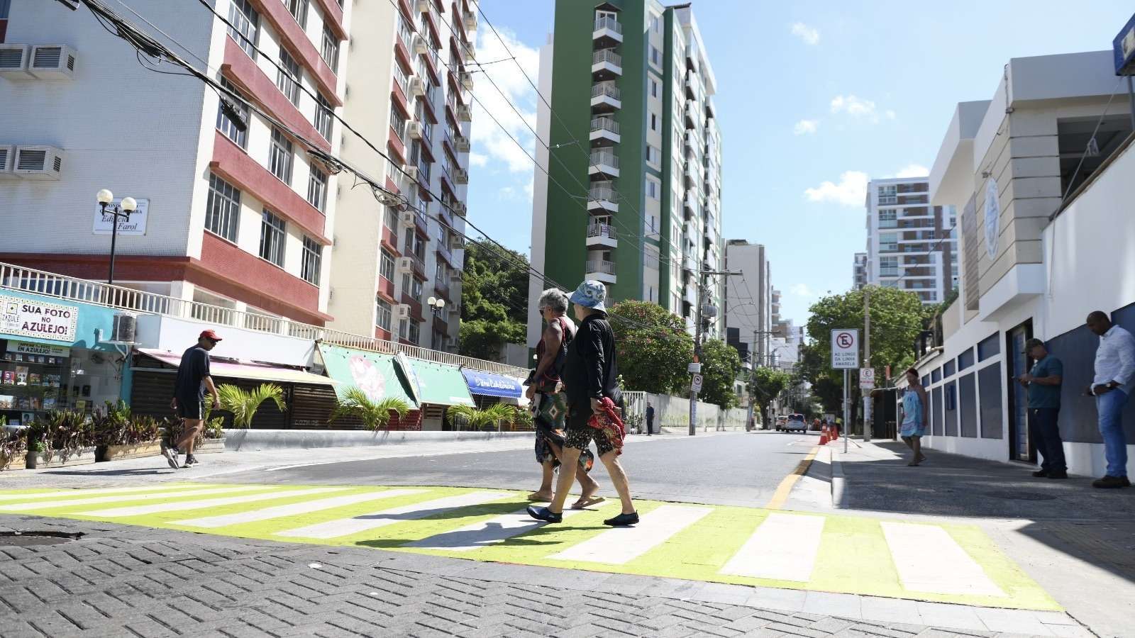 Salvador: Rua Afonso Celso, na Barra, transformada para oferecer mais acessibilidade e conforto