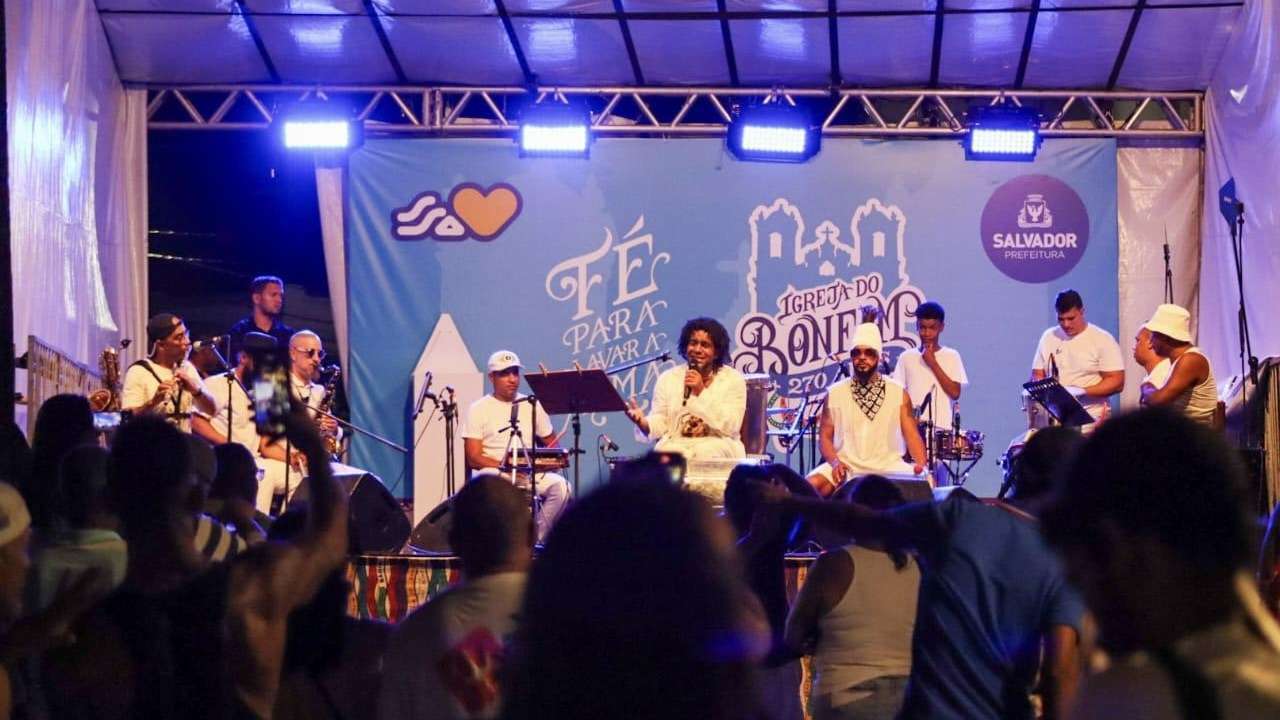 Noite cultural na Colina Sagrada: Grupo Bugiganga e Boghan Gaboott encantam fiéis com repertório diversificado