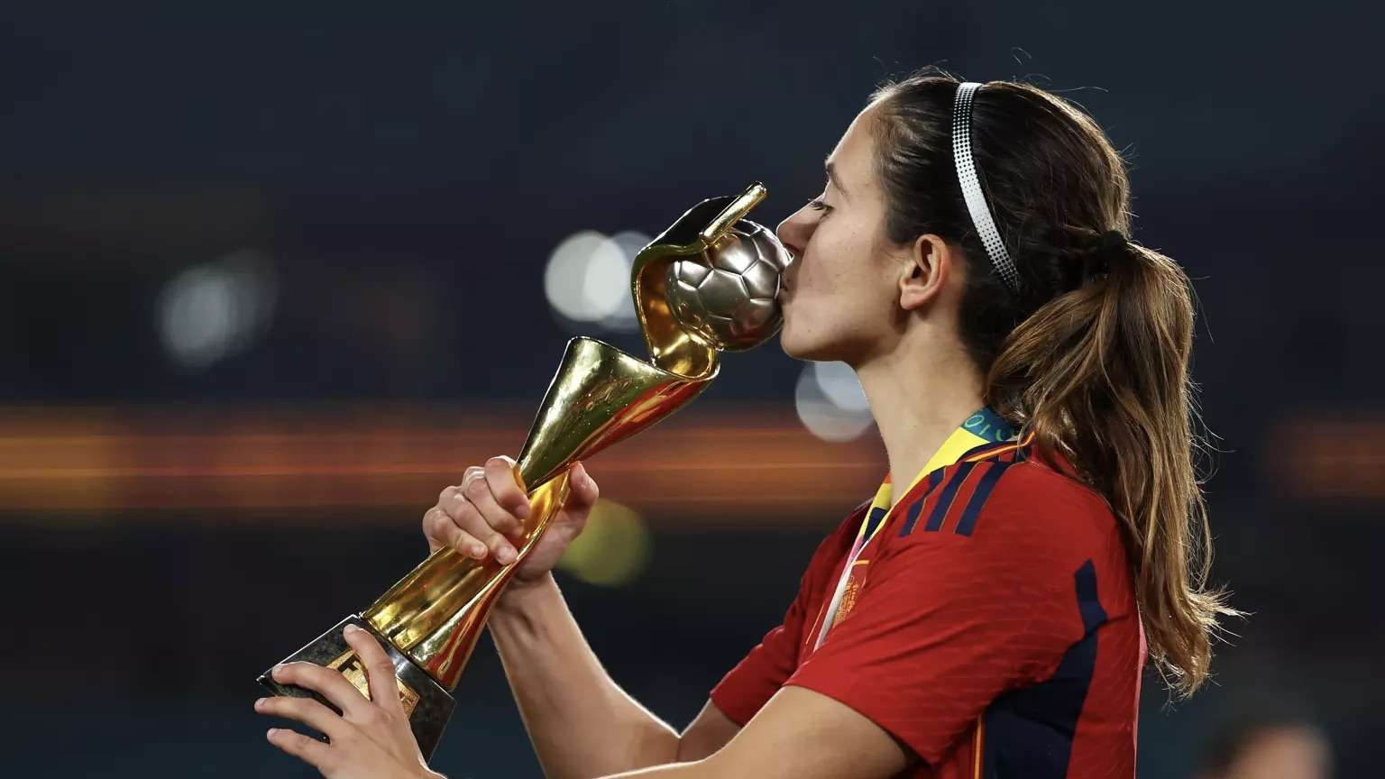 Aitana Bonmatí: Do brilho na copa ao The Best FIFA – A jornada de uma vencedora