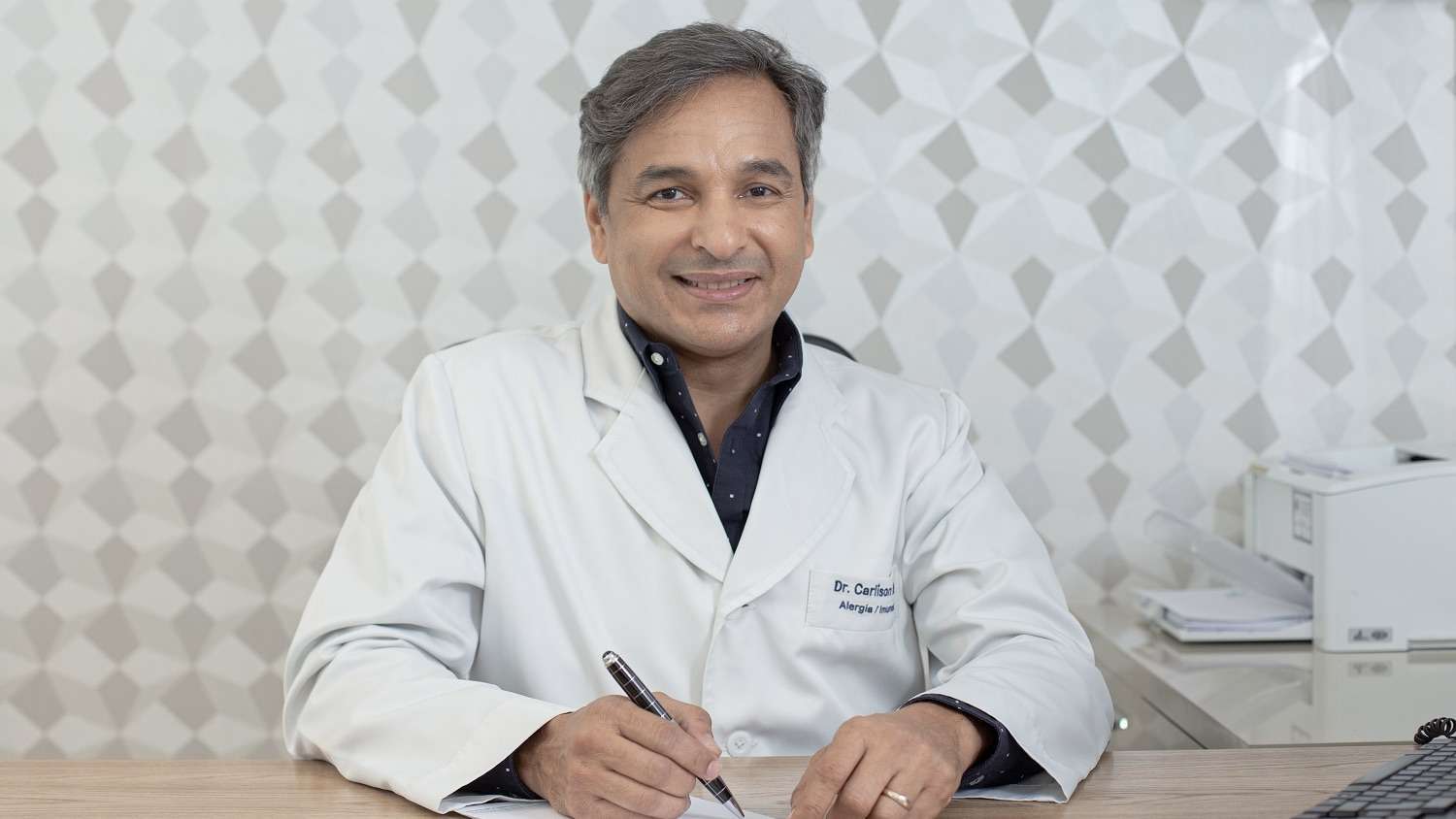 Dengue no verão: Urgência em cuidados e vacinação para combate efetivo