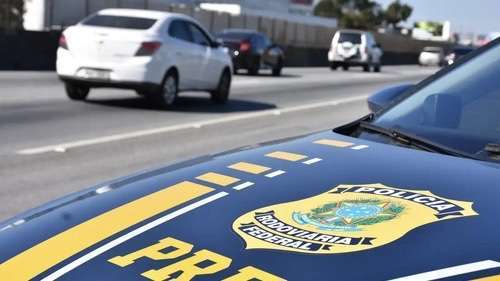 Operação Carnaval 2024, PRF reforça fiscalização e alerta motoristas sobre segurança nas estradas.