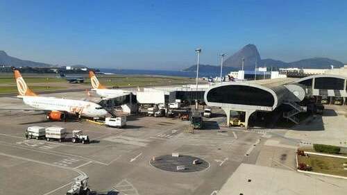 Movimento intenso nas estradas e aeroportos durante o feriado de Carnaval.