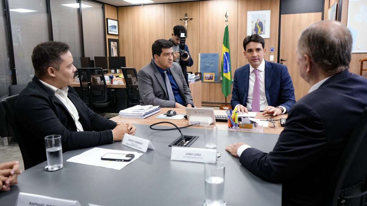 Diálogo em Brasília com Danilo Henrique busca solução para a interrupção de voos da Passaredo