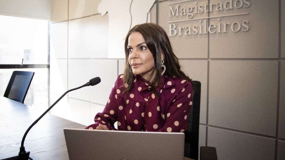 Juíza do TJBA recebe indicação ao Prêmio de Melhores Teses e Dissertações de 2023 do IDP