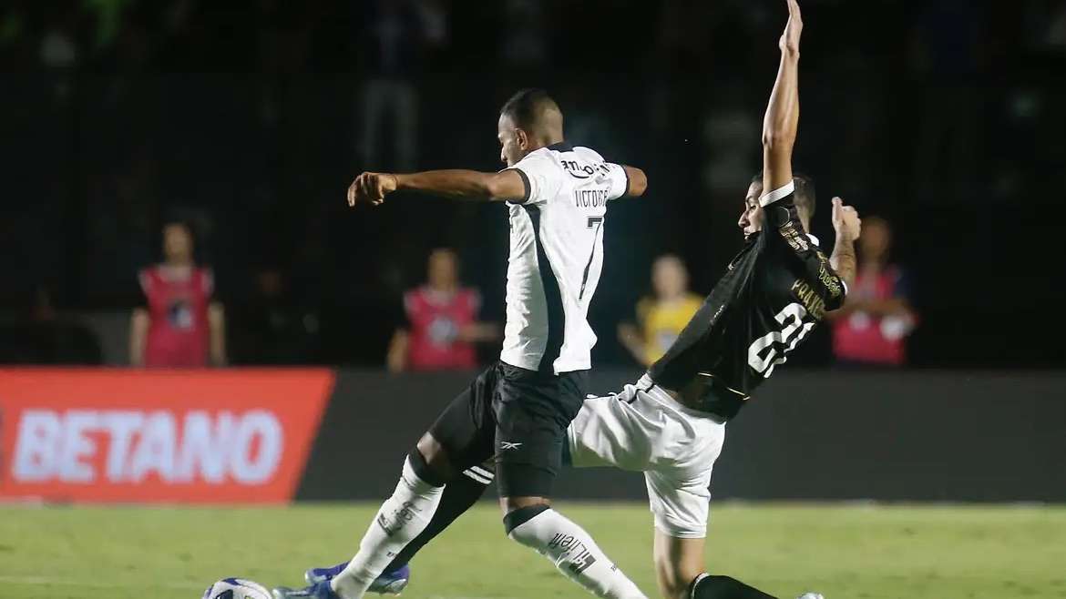 Clássico Botafogo vs. Vasco decisões em Jogo no Campeonato Carioca.