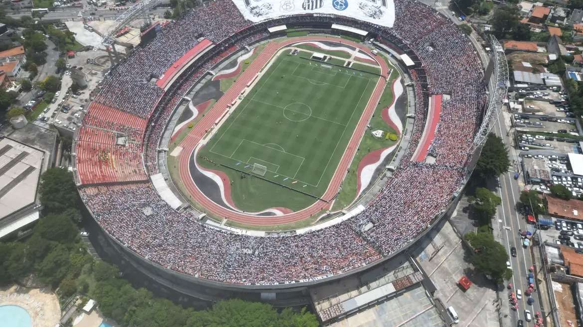 Santos mantém liderança no Paulista em dia de emoção e homenagens no Morumbi