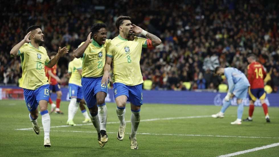 Brasil empata com a Espanha em jogo emocionante e Dorival elogia desempenho da equipe