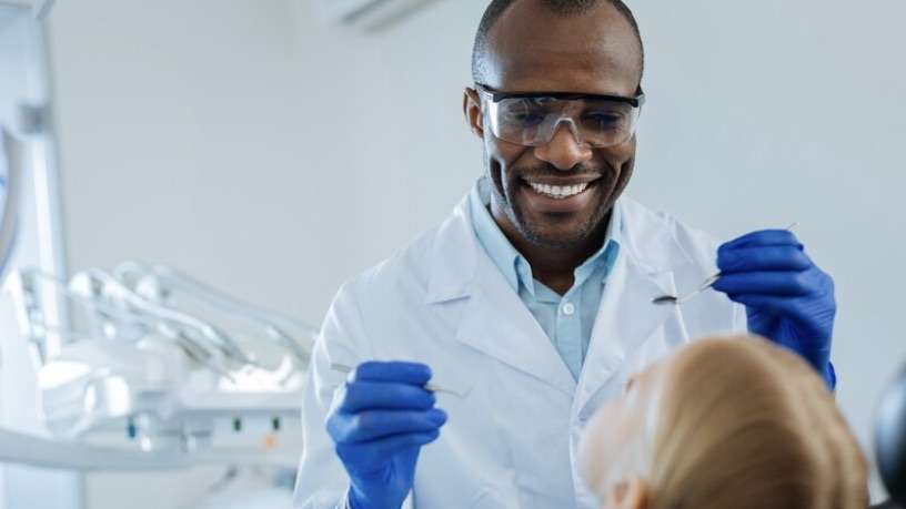 Odontologia brasileira desafios e oportunidades em meio à abundância de profissionais.