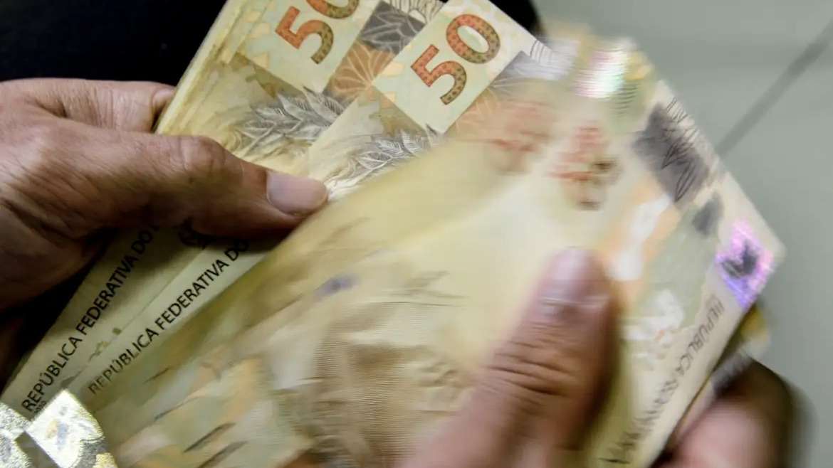 Renda habitual média dos brasileiros cresceu 3,1% de 2022 para 2023, aponta estudo do Ipea