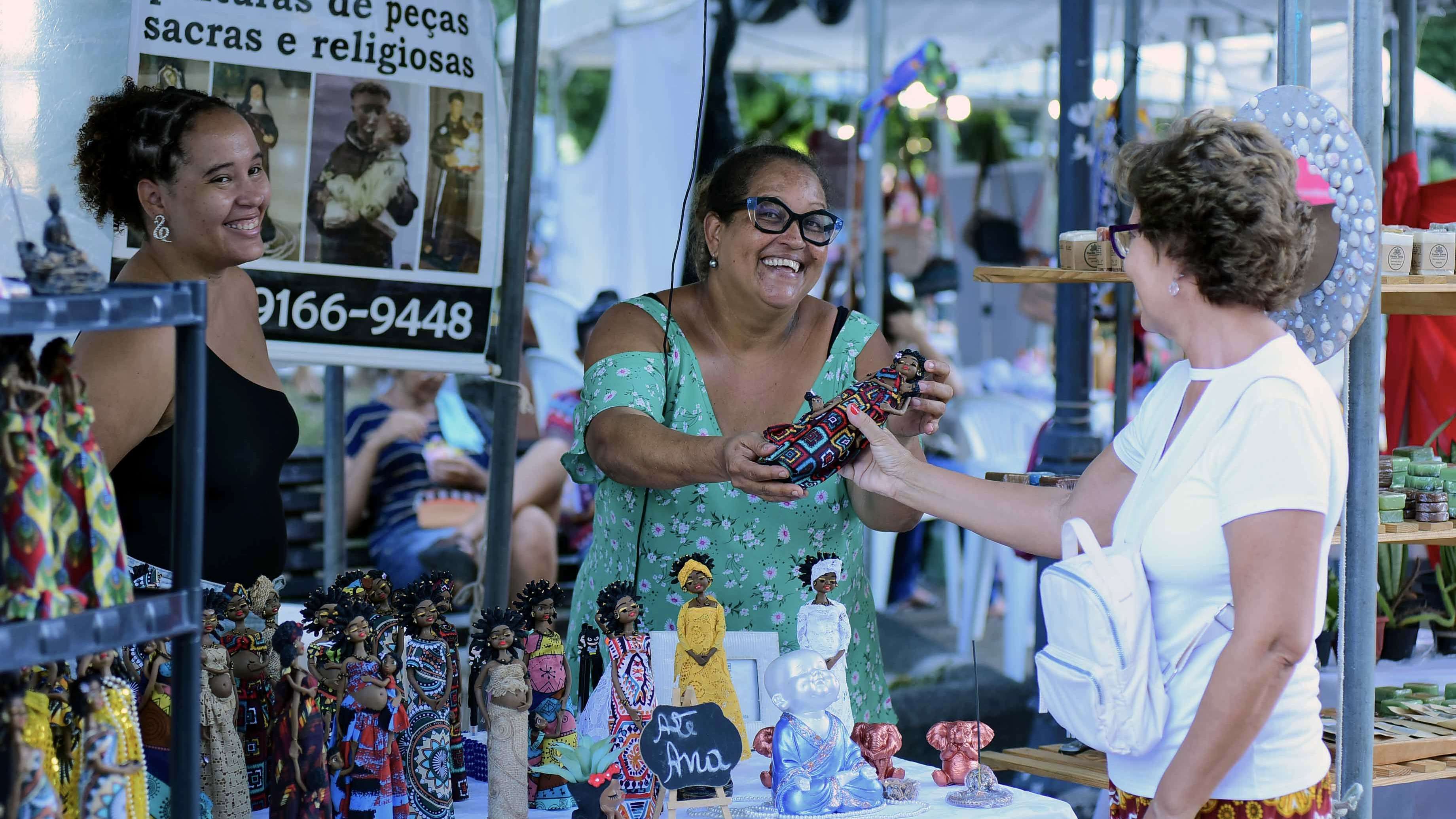 Celebração Artesanal 11ª semana do artesão encanta visitantes no Campo Grande durante os 475 anos de Salvador