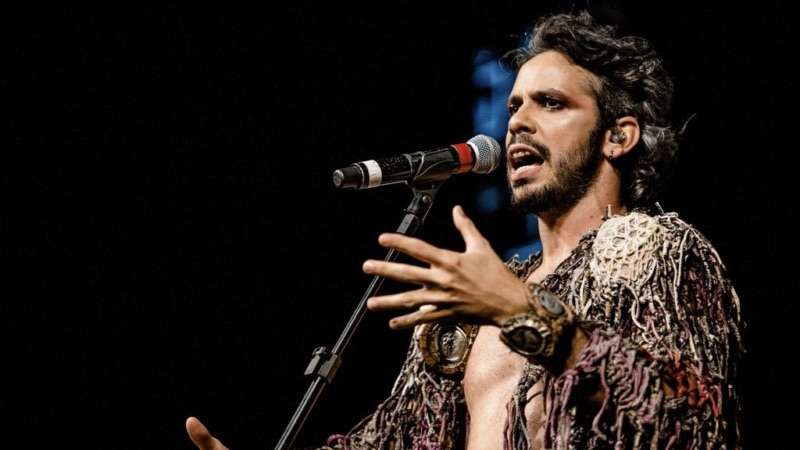 Almério, compositor de música para novela "Renascer", faz participação especial no show de Joana Terra na Casa da Mãe.
