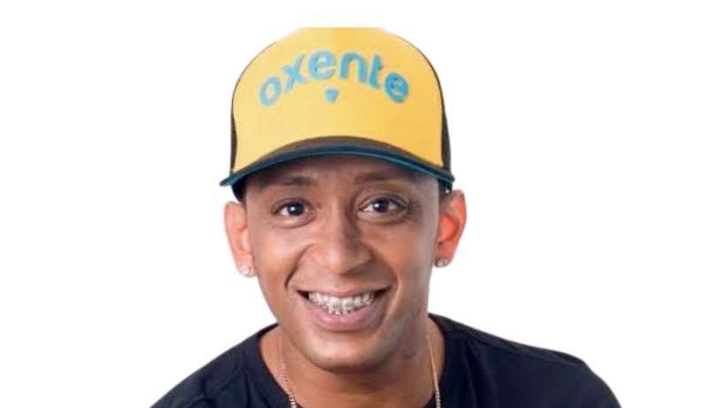 Xella Orixá convida uma celebração do pagode baiano na concha negra