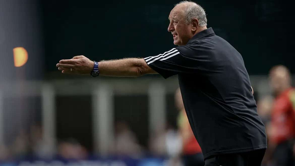 Atlético-MG anuncia desligamento de Luiz Felipe Scolari a poucos dias da final estadual.