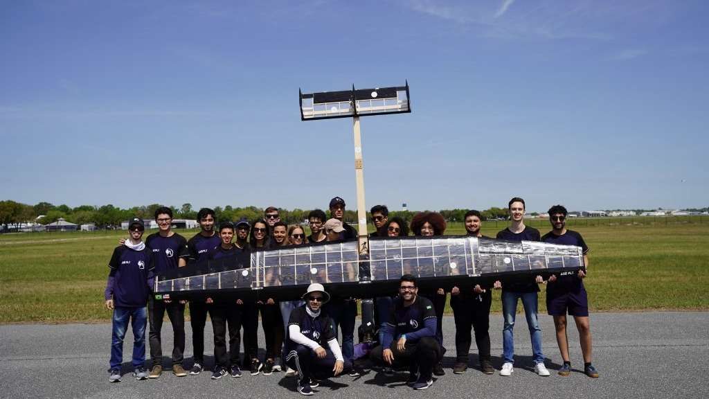 Estudantes da UFBA são coroados campeões mundiais de aerodesign