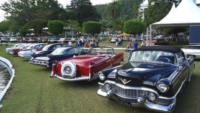 Águas de Lindóia se prepara para receber o maior encontro gratuito de carros antigos da América Latina.