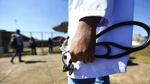 Brasil tem 2,8 médicos por mil habitantes, mas distribuição é desigual