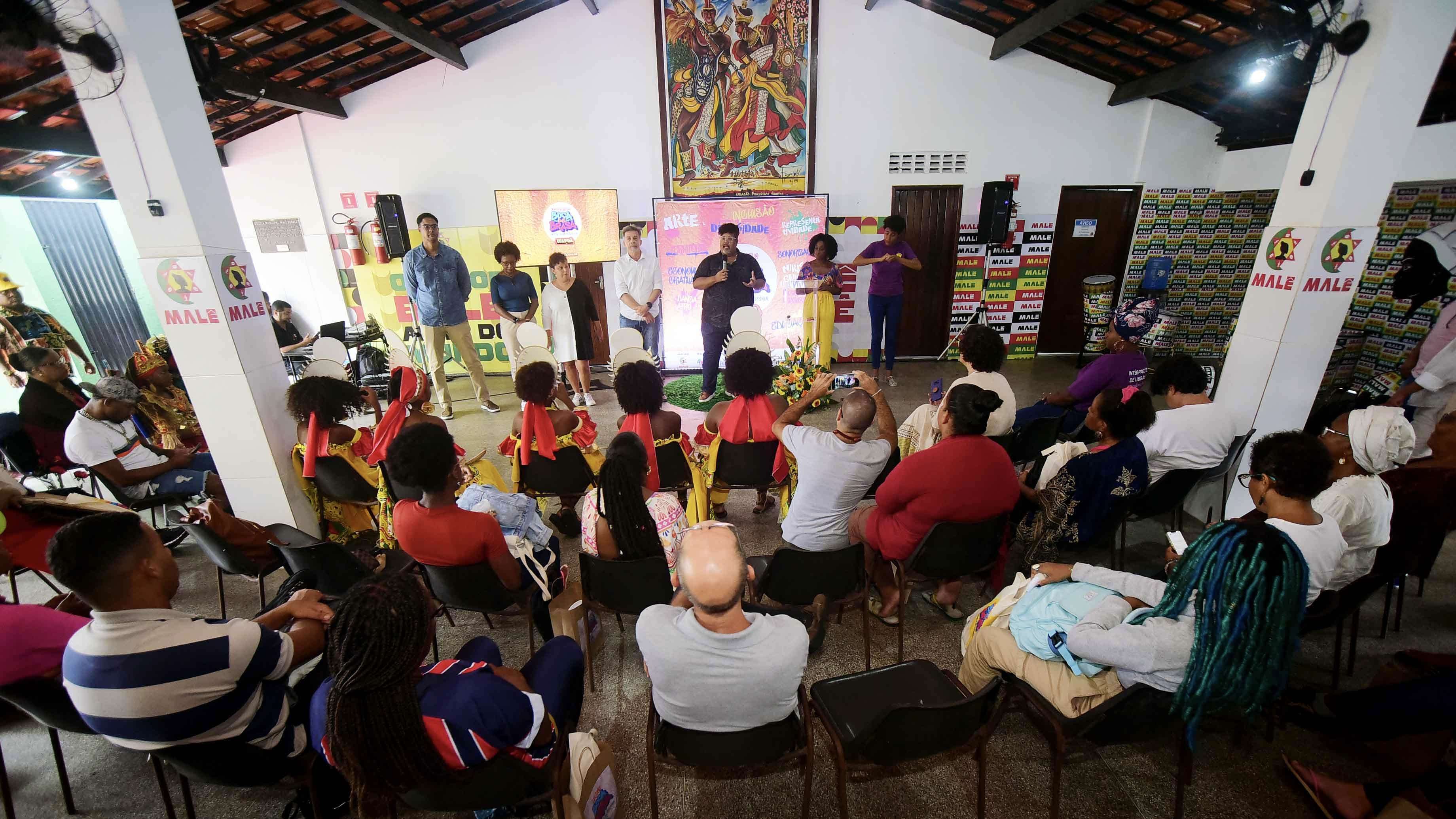 Salvador inaugura Escola Criativa Boca de Brasa em Itapuã, fortalecendo o cenário artístico e cultural.
