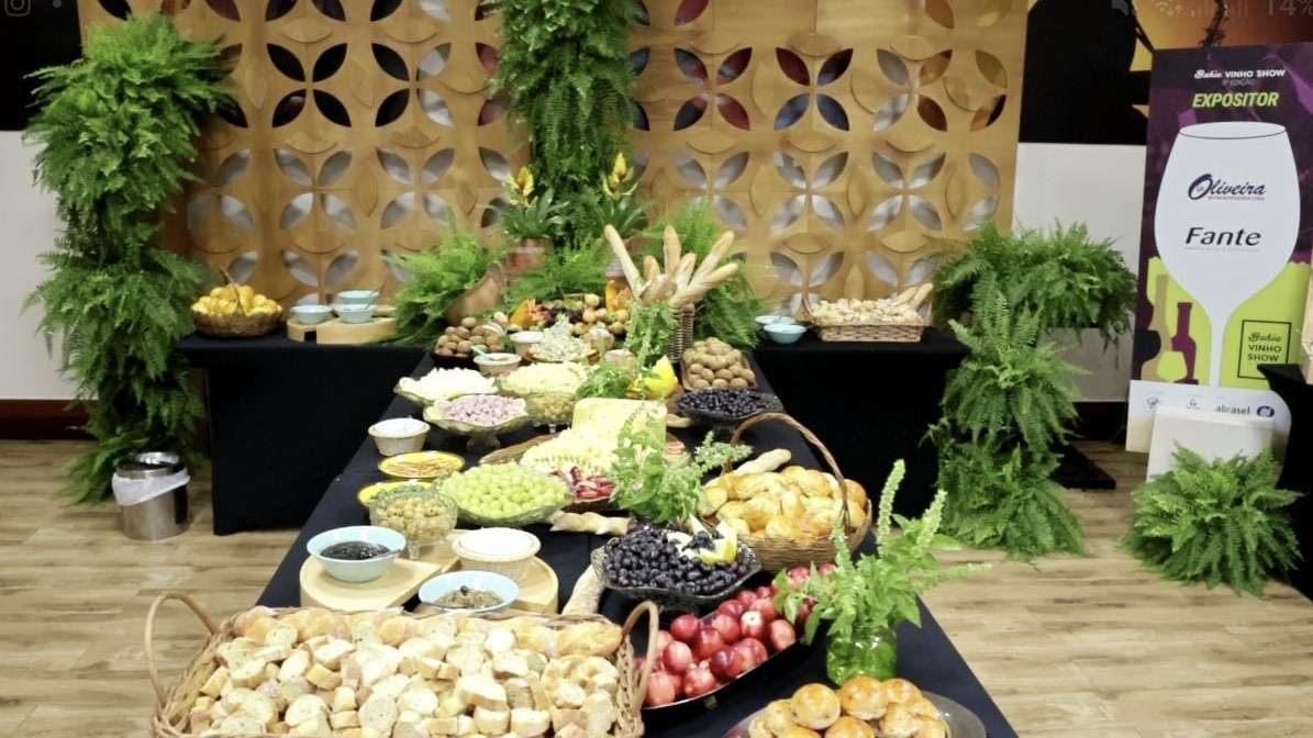 Curso gratuito de doces finos capacita mulheres para geração de renda em Salvador