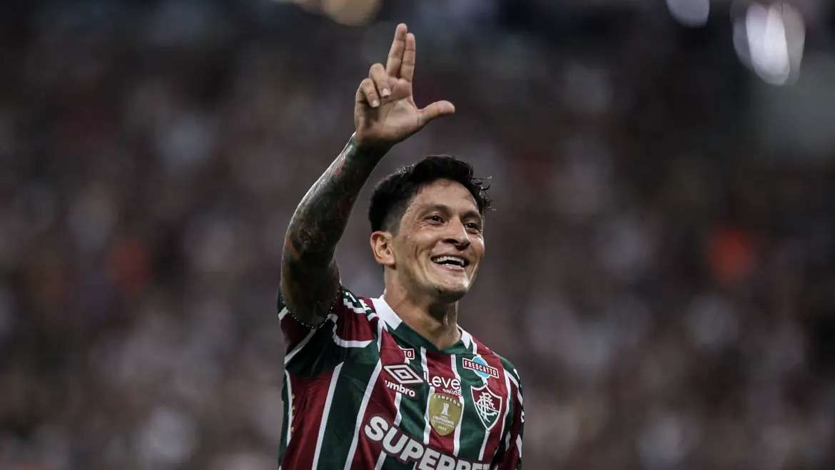 Fluminense vence Colo-Colo por 2 a 1 e assume liderança na Libertadores; Grêmio tropeça contra Huachipato.
