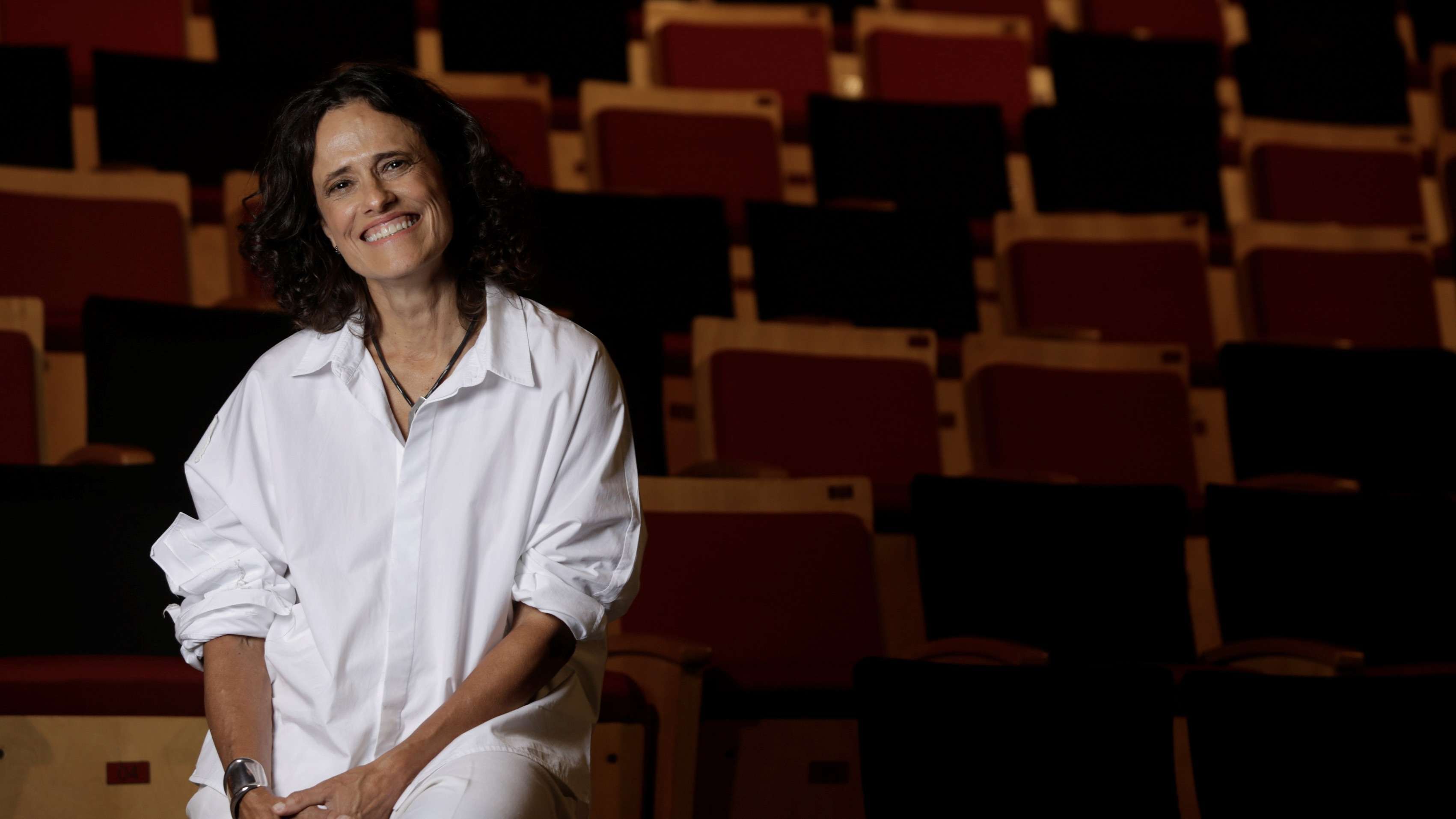 Zélia Duncan e Heloisa Starling debatem sobre história na Bienal do Livro Bahia 2024.