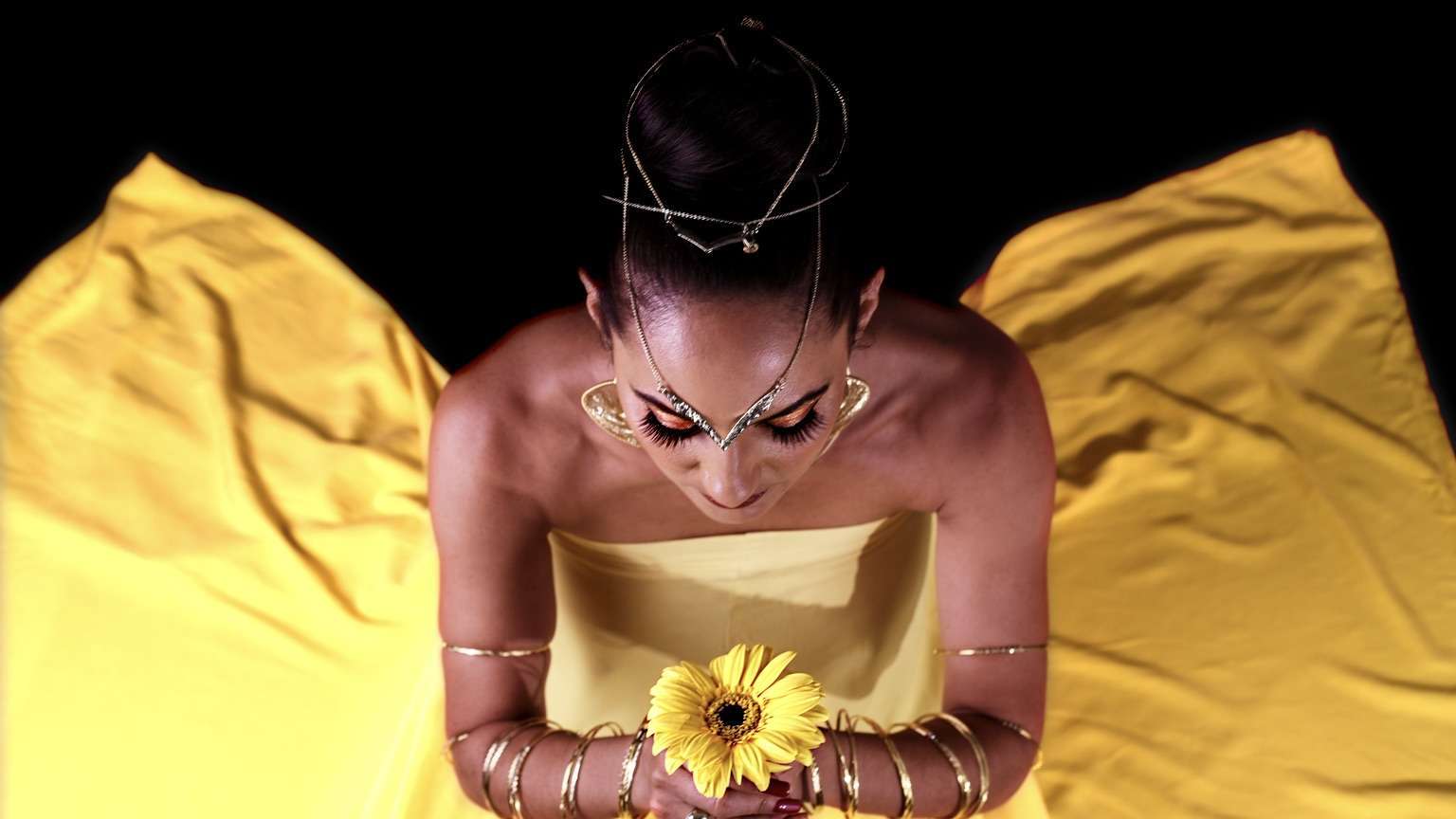 Cantora Mallaika apresenta o show “Horizontes” no O Portal Bar