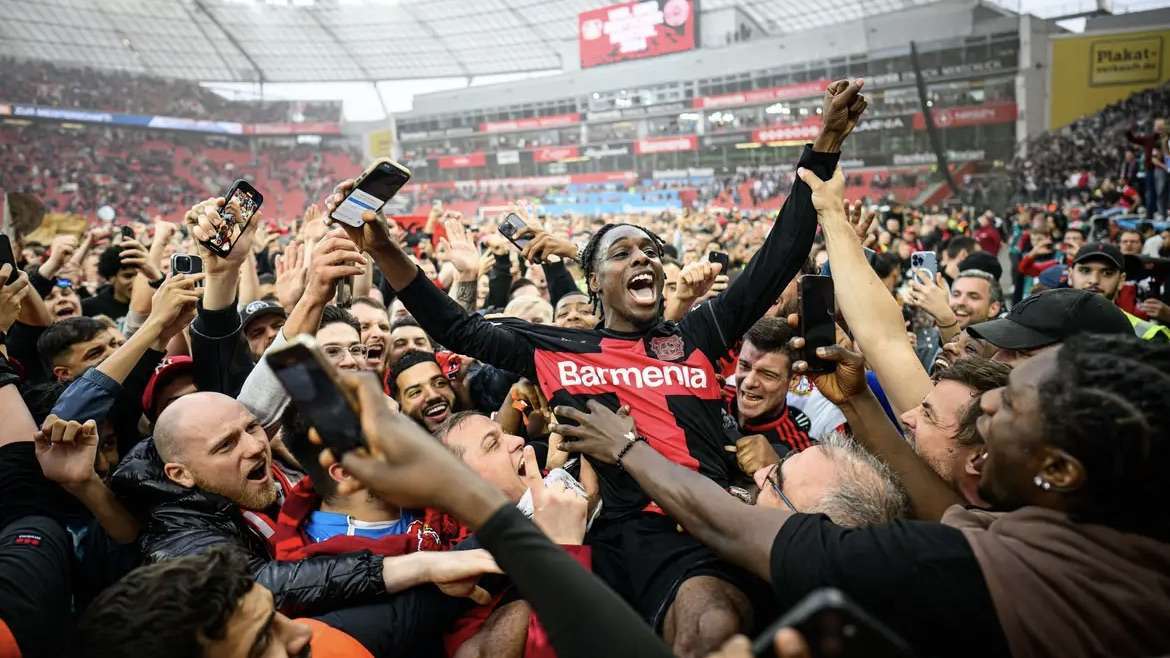 Bayer Leverkusen conquista título inédito na Bundesliga