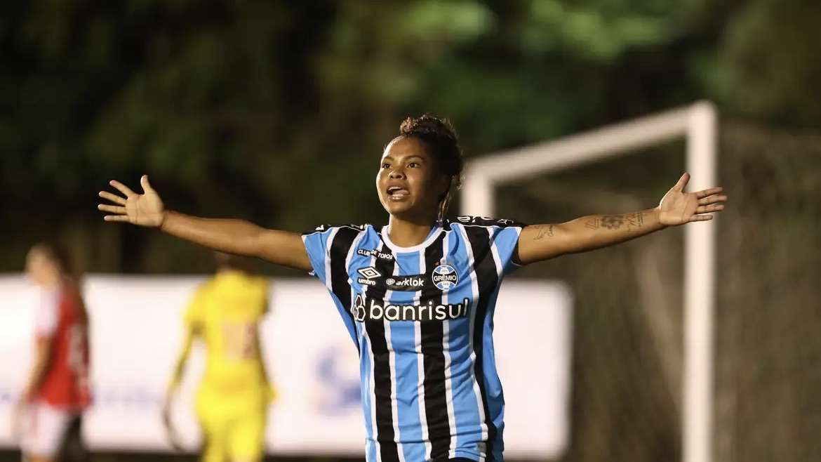 Grêmio vence clássico com internacional no brasileiro feminino.