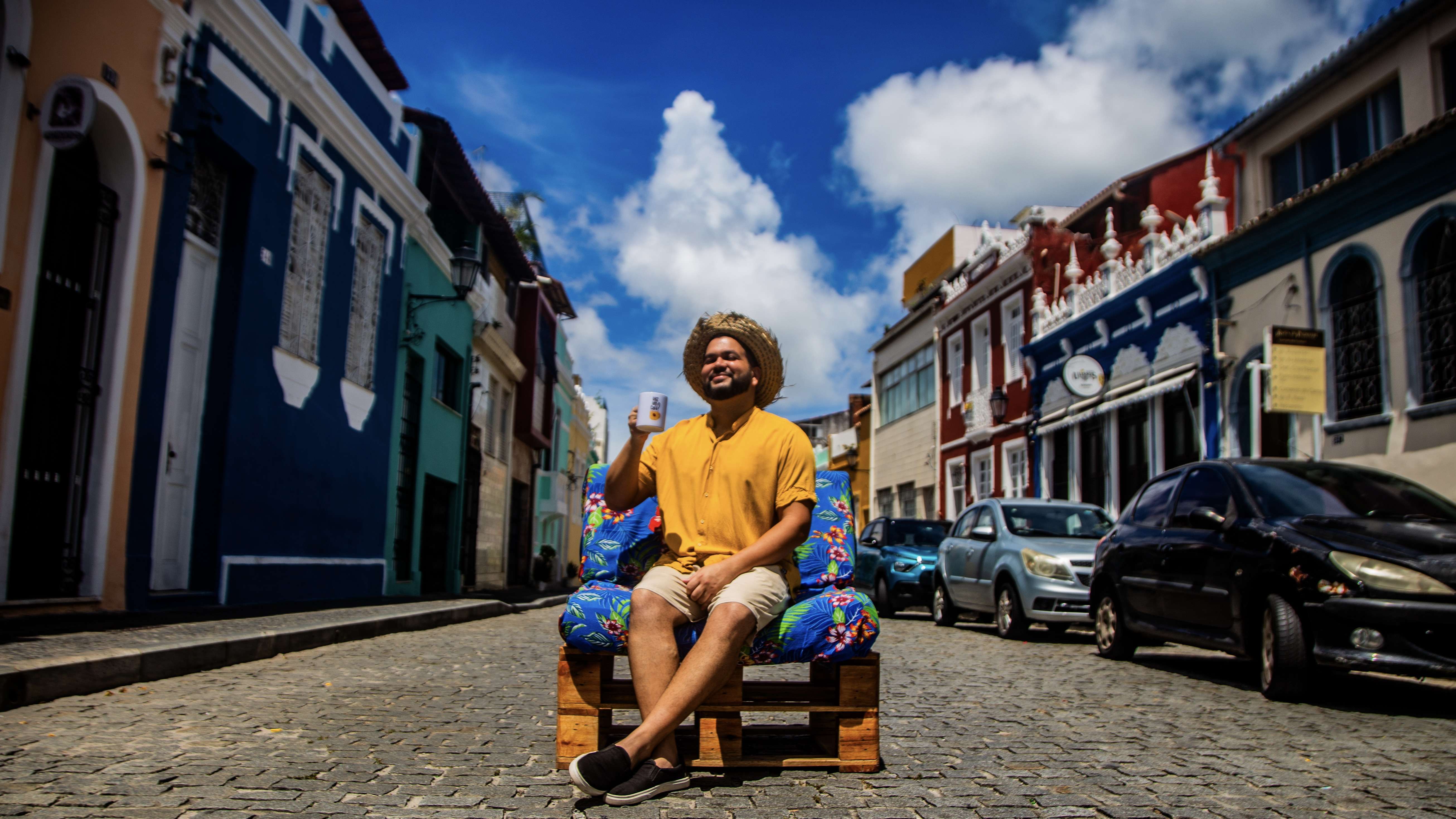 Sanfona de Gel Barbosa é destaque no videocast 'Vaz um Café' desta semana.