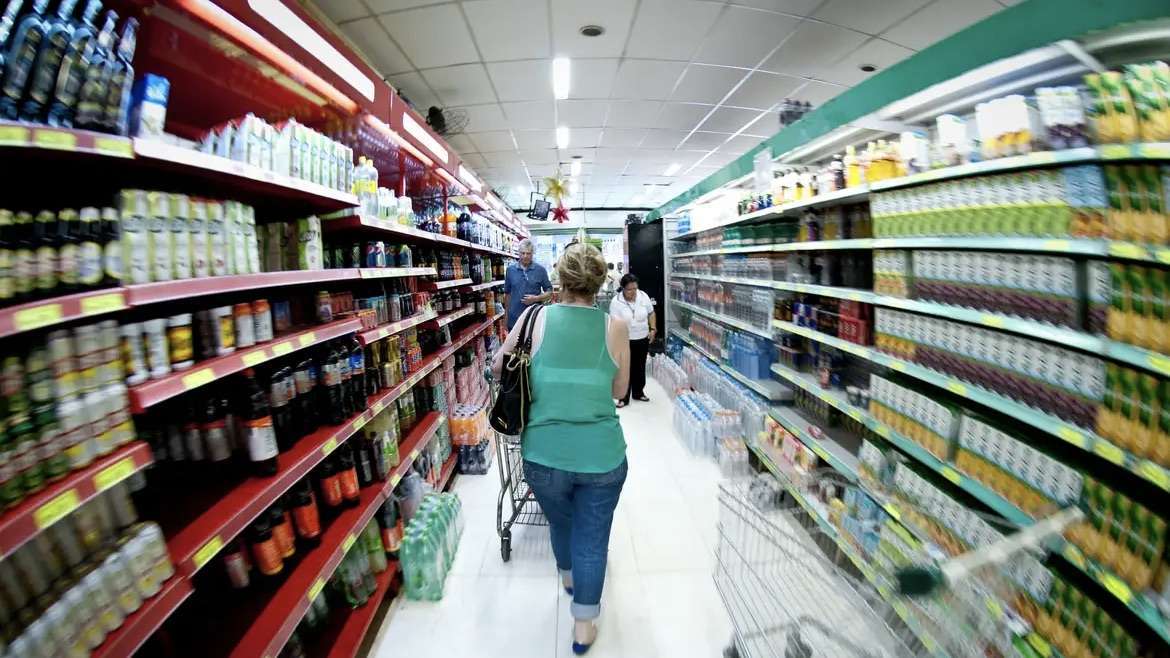 Custo da cesta básica sobe em 10 capitais brasileiras no mês de abril.