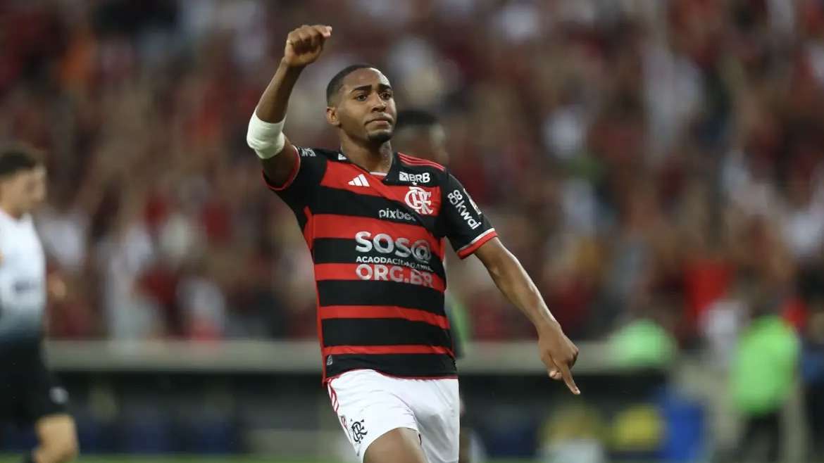 Flamengo supera o Corinthians por 2 a 0 e afasta crise no Brasileirão