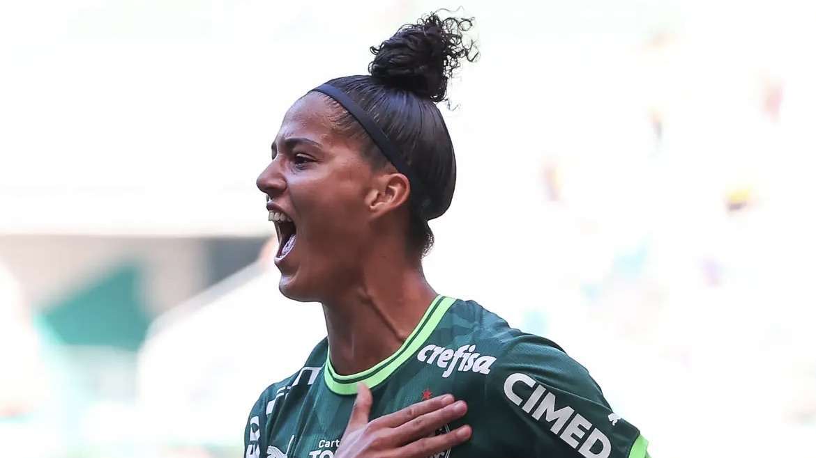 Amanda Gutierres conduz Palmeiras à vitória sobre o Real Brasília.