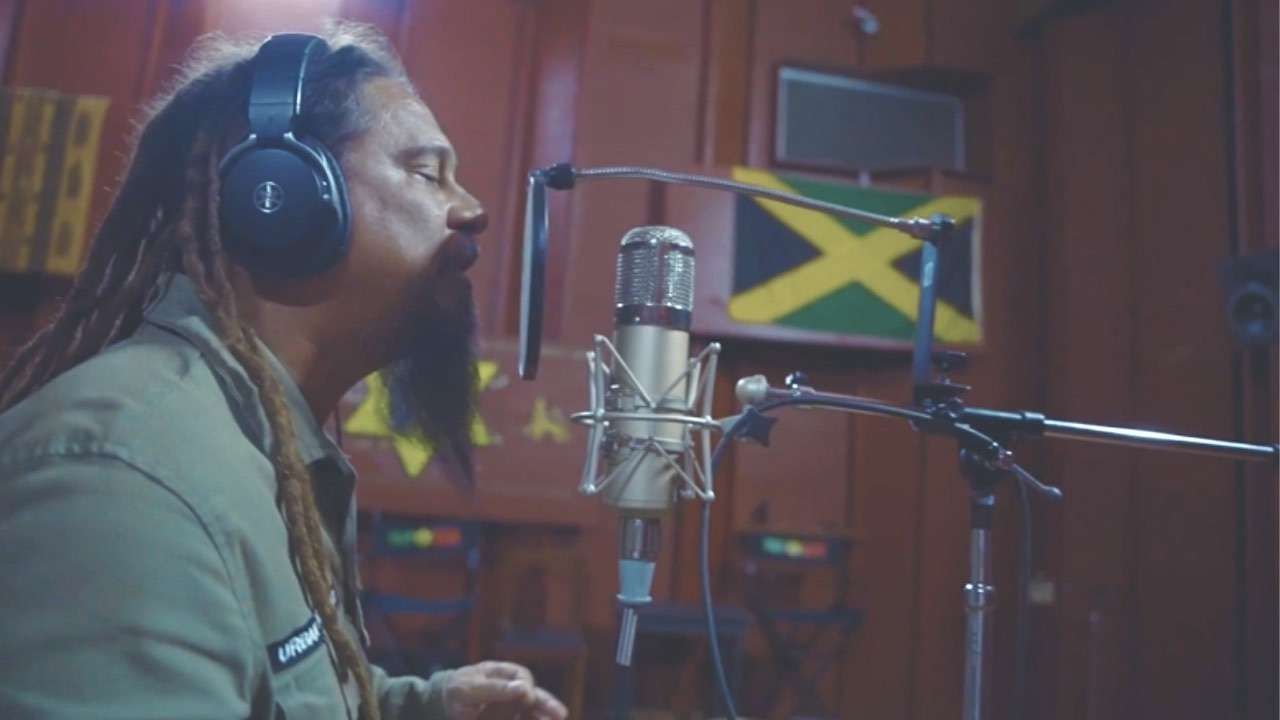 Cantor DUDA retorna de imersão na Jamaica para show no Salvador cidade do reggae