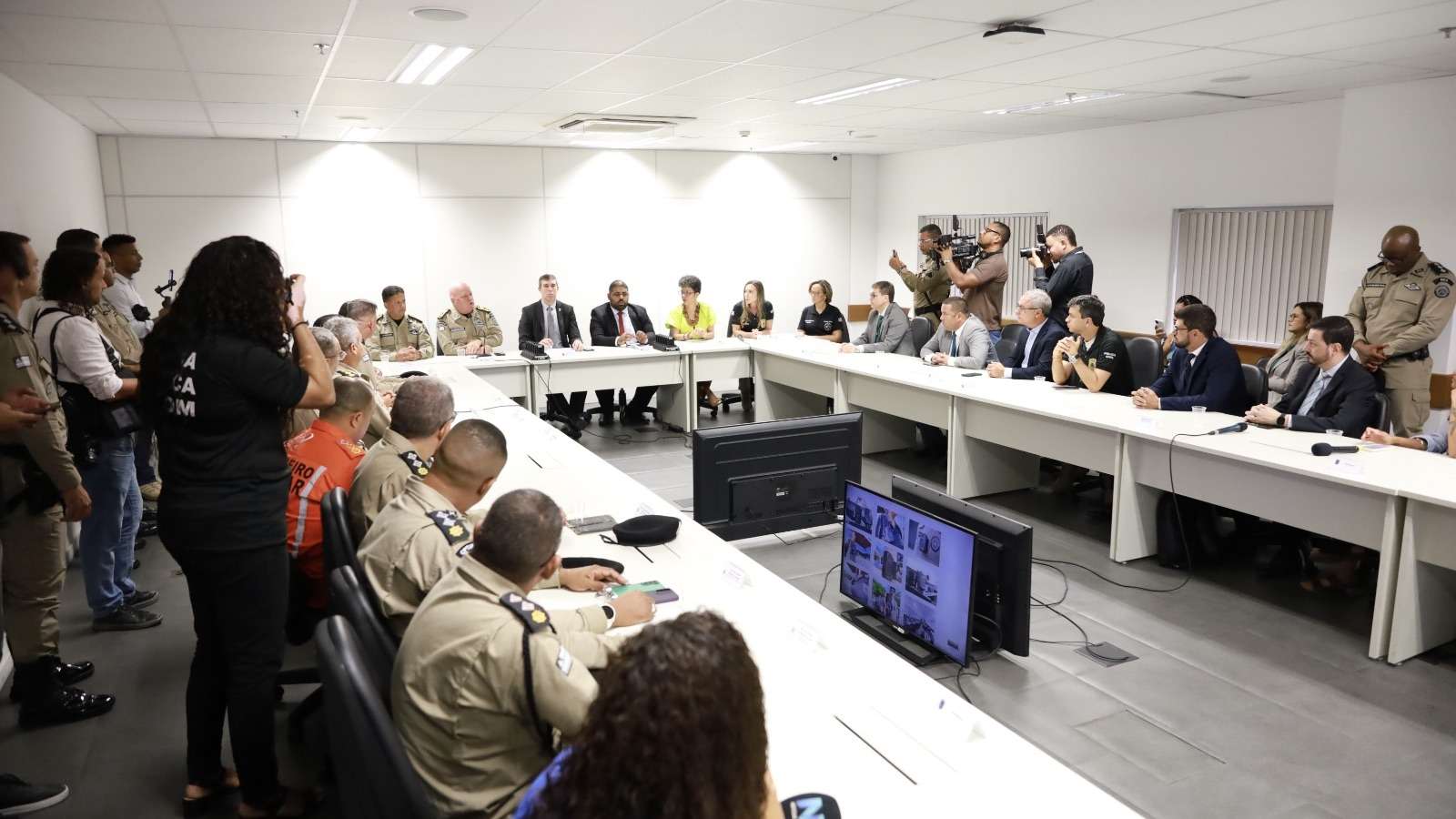 A Secretaria de Segurança Pública do Estado (SSP-BA) inicia implantação das câmeras corporais nas forças de segurança da Bahia