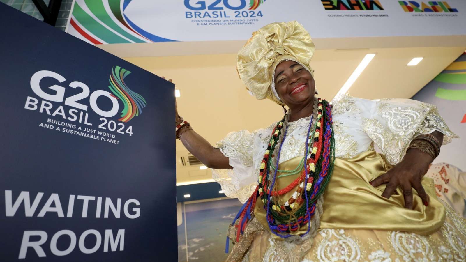 Receptivo turístico dá boas-vindas às delegações do G20 no aeroporto de Salvador