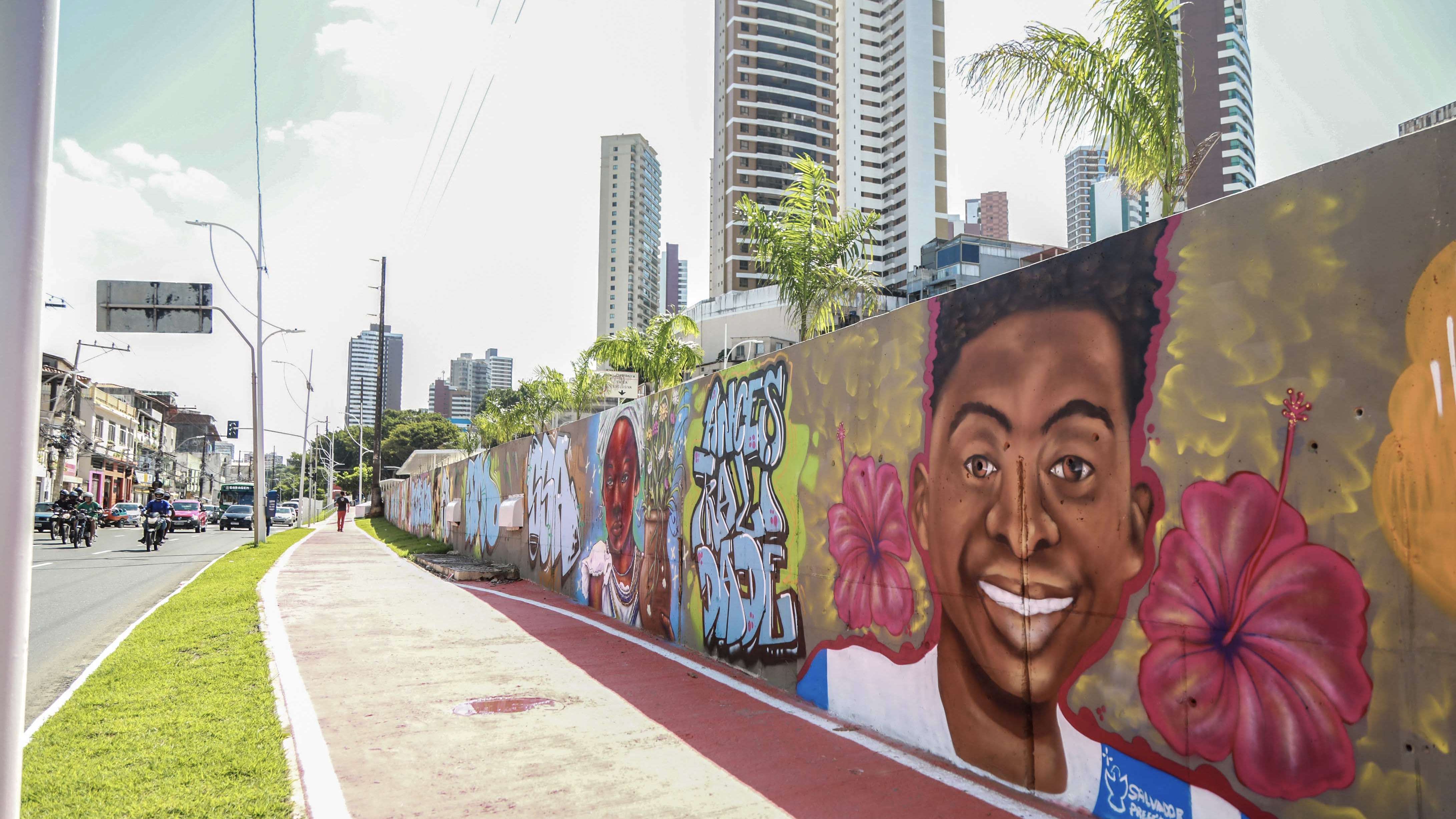 BRT recebe intervenção artística em homenagem a Salvador