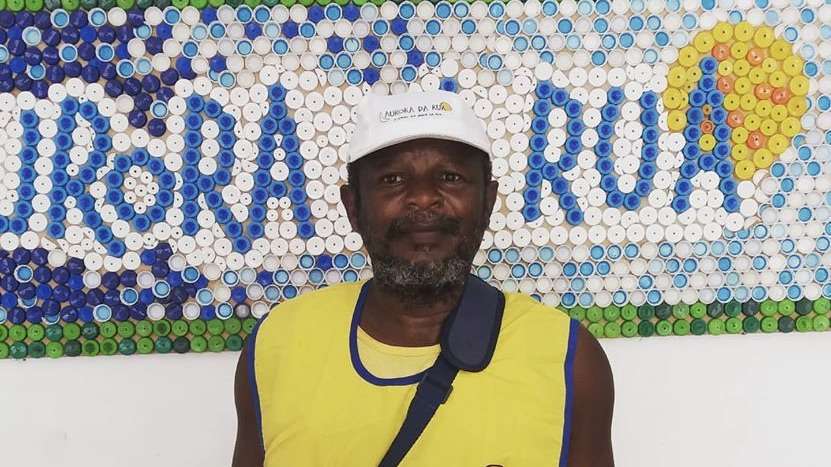 Projeto Aurora da rua lança centésima edição da revista revelando a vida dos moradores de rua de Salvador