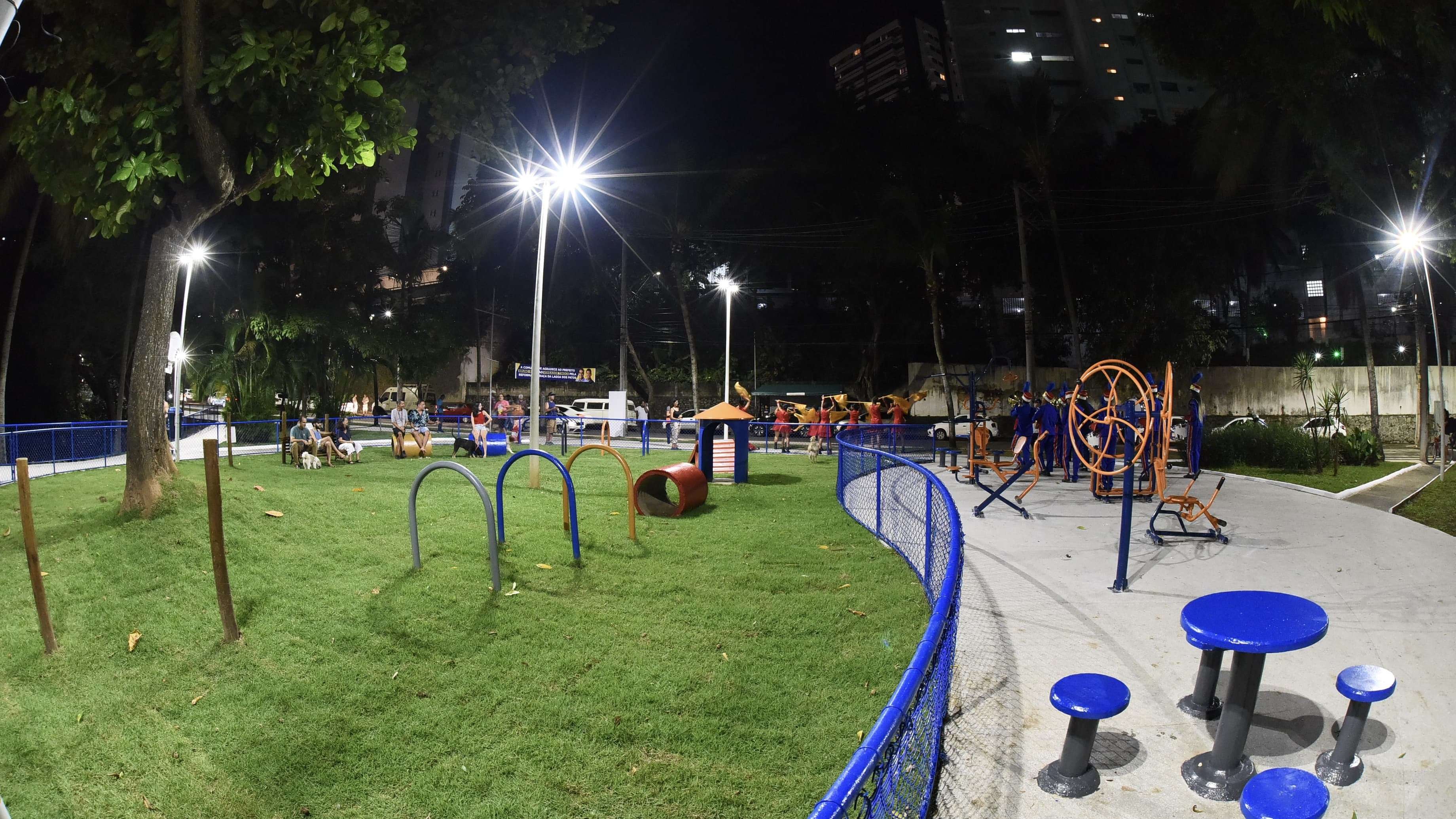 Salvador inaugura nova área de lazer e convivência na Pituba