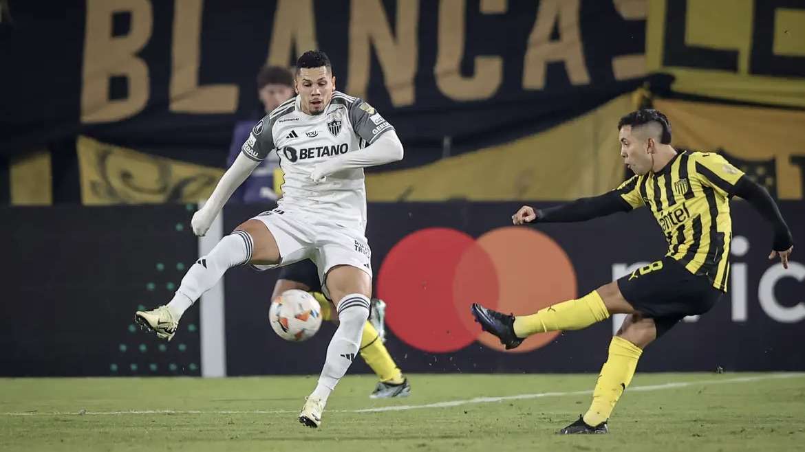 Atlético-MG perde invencibilidade na libertadores ao ser derrotado pelo Peñarol