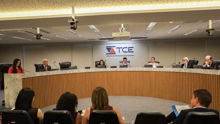 Tribunal de Contas da Bahia determina suspensão de prorrogação de contrato de ônibus elétricos na Região Metropolitana de Salvador