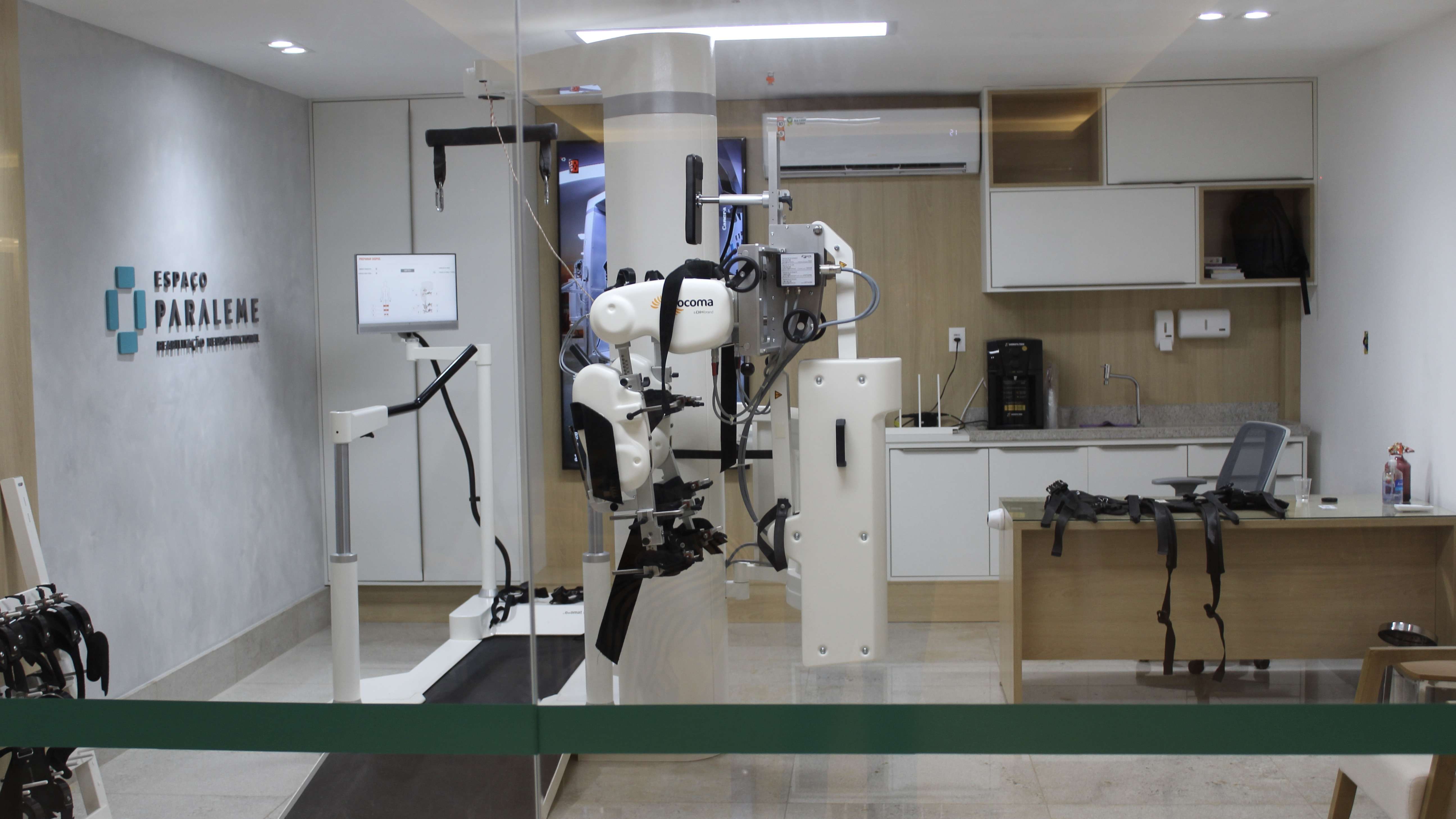 Exoesqueleto robótico chega a Salvador para promover recuperação motora