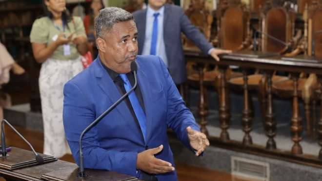 O vereador Leandro Guerrilha assume liderança do Republicanos na câmara de Salvador