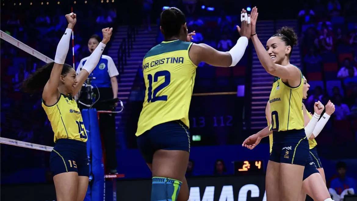 Brasil mantém invencibilidade com vitória dramática sobre a Itália na liga das nações de vôlei