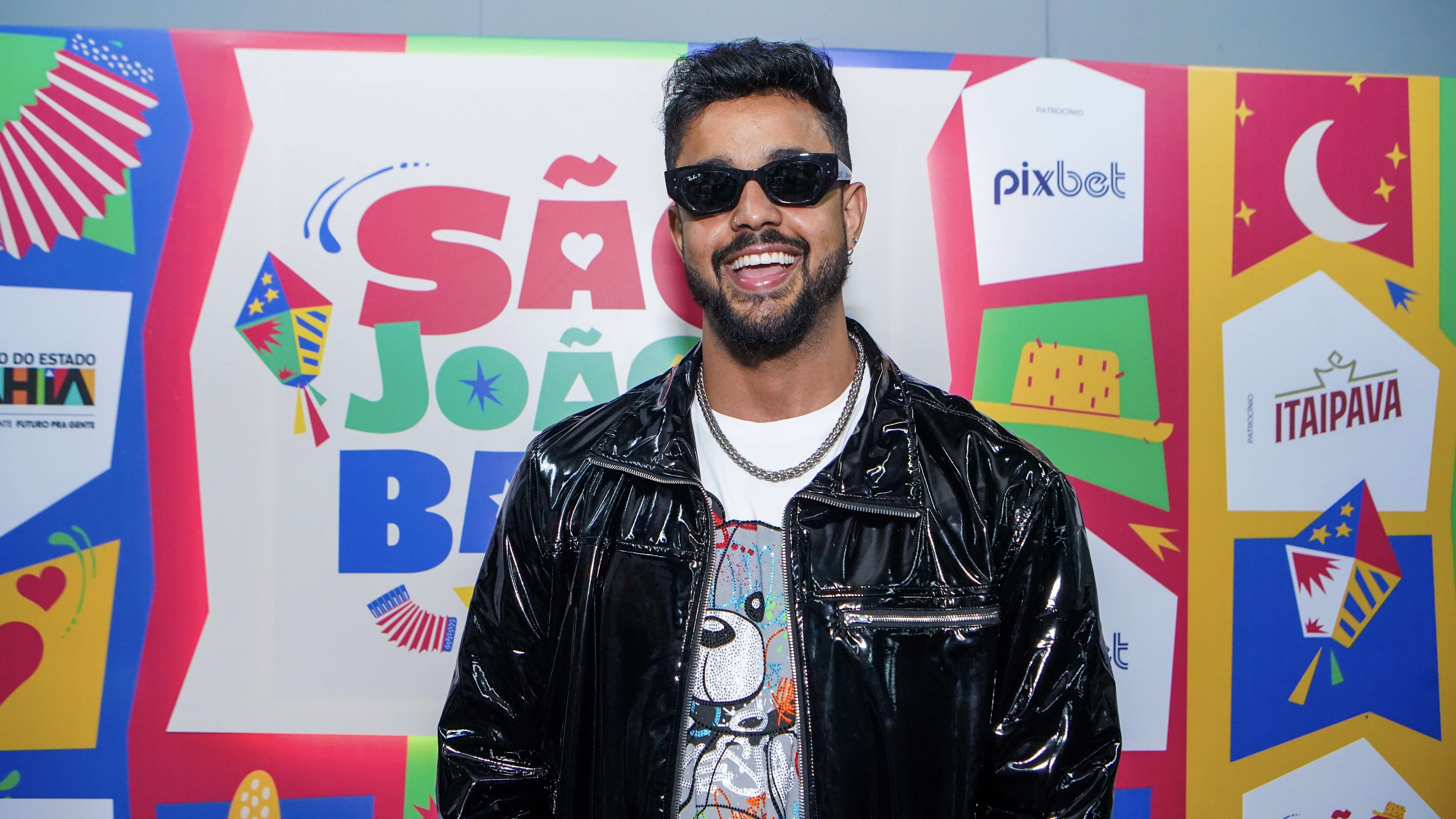 Lincoln Sena agita primeira noite dos festejos de São Pedro em Salvador