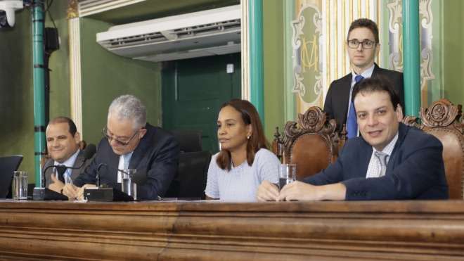 Vereadores debatem esporte, saúde e meio ambiente após aprovação de projeto de lei.