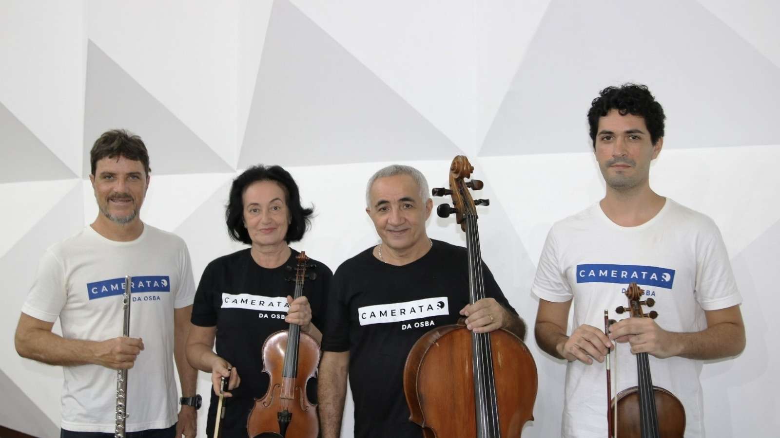 Camerata quarteto novo apresenta repertório junino na terça musical, no Museu Geológico da Bahia.