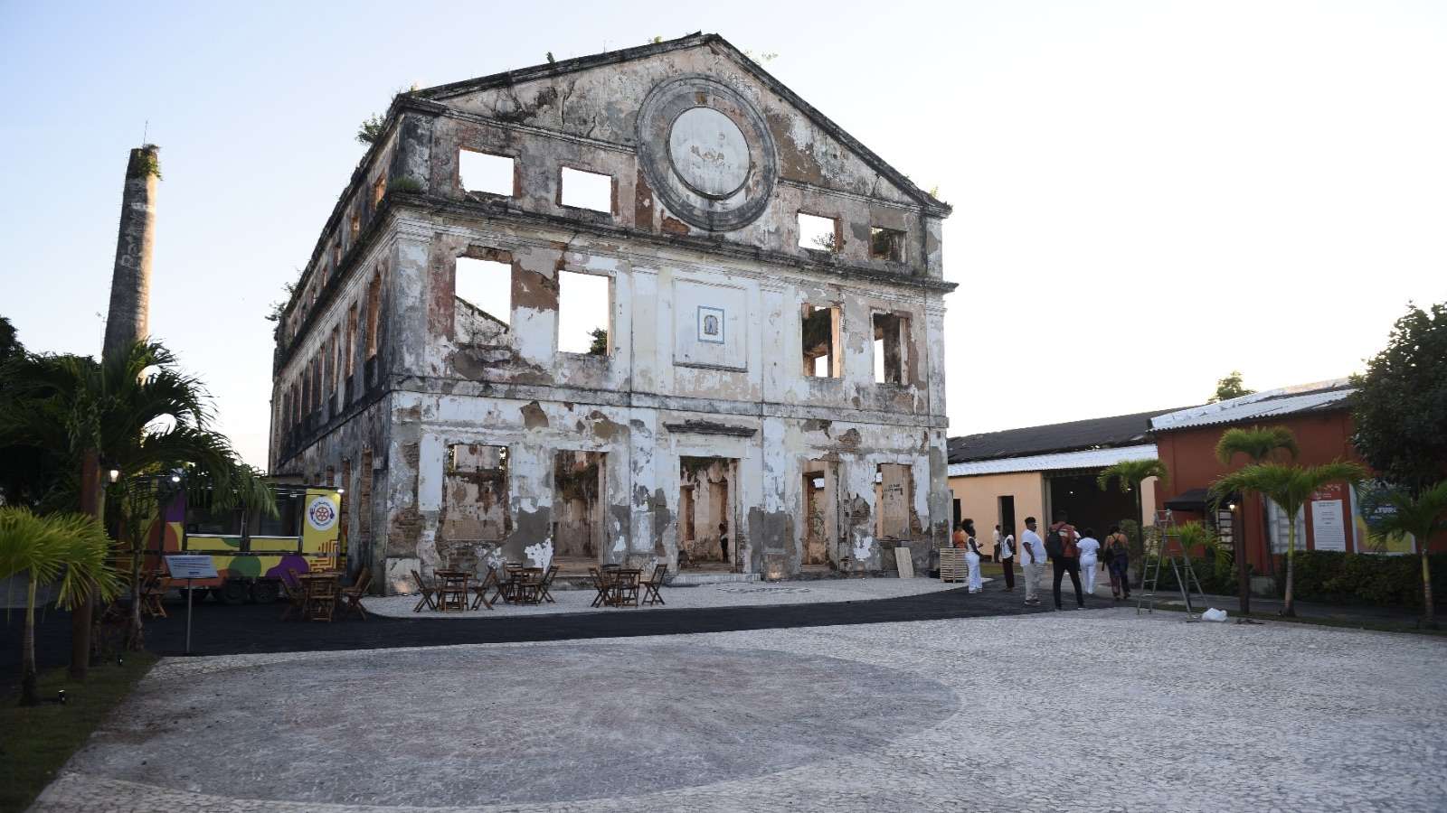 Salvador entrega requalificação da Praça dos Saveiros e do Galpão das Artes na Ribeira