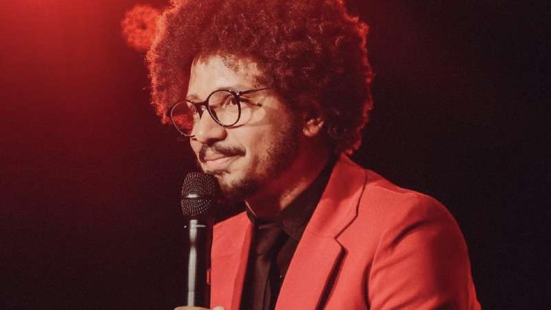 João Pimenta apresenta espetáculo “Pimentaverso” no Teatro Jorge Amado