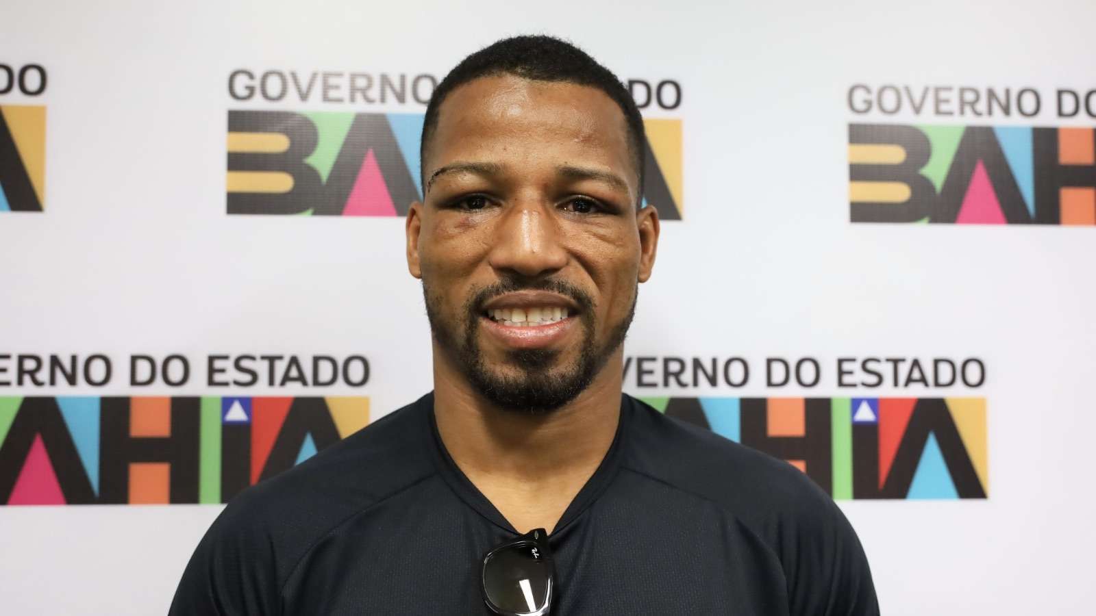 Robson Conceição é recepcionado pelo governador após conquista do título mundial de boxe