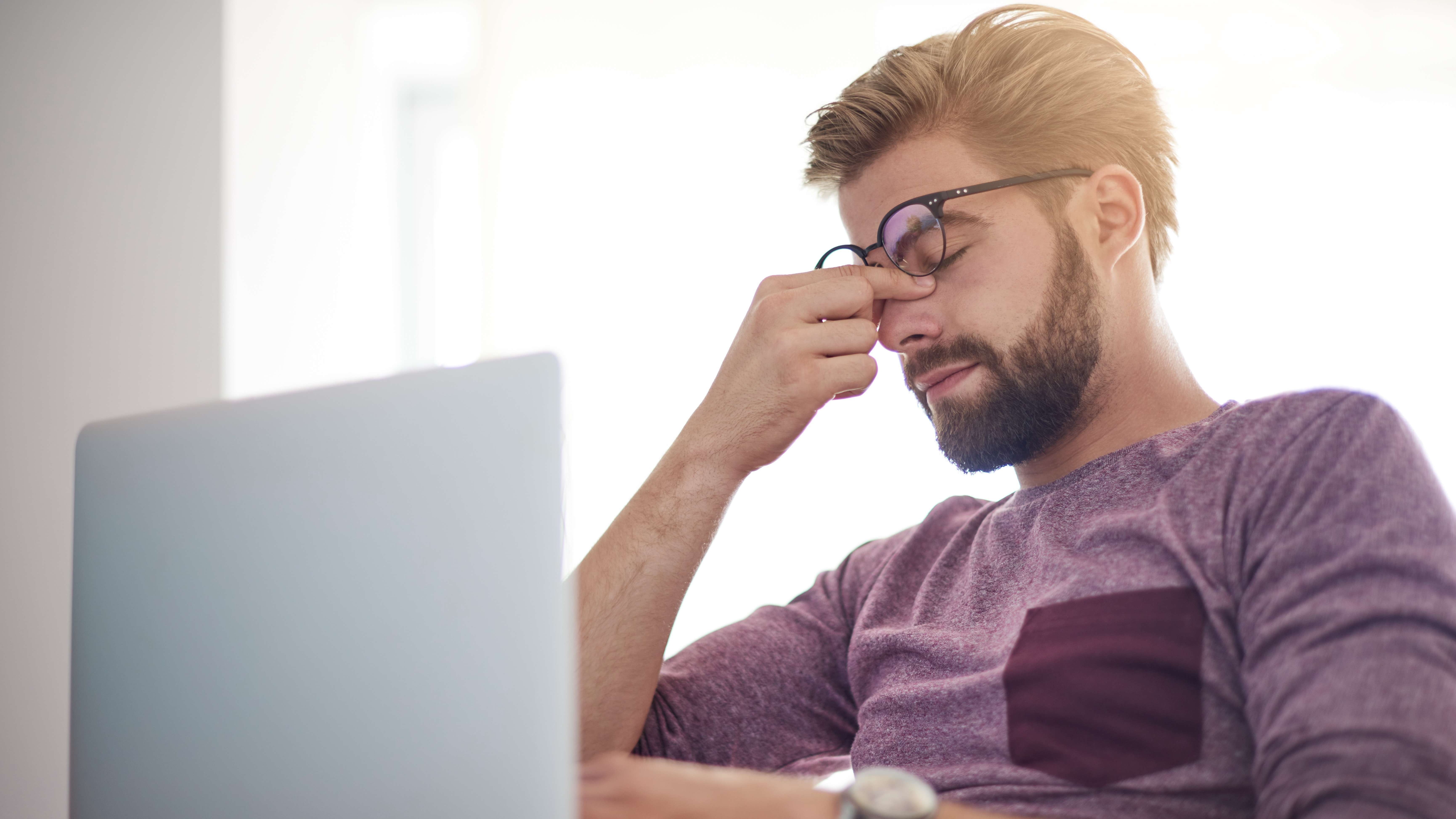 Julho Turquesa: Campanha nacional foca na conscientização sobre síndrome do olho seco