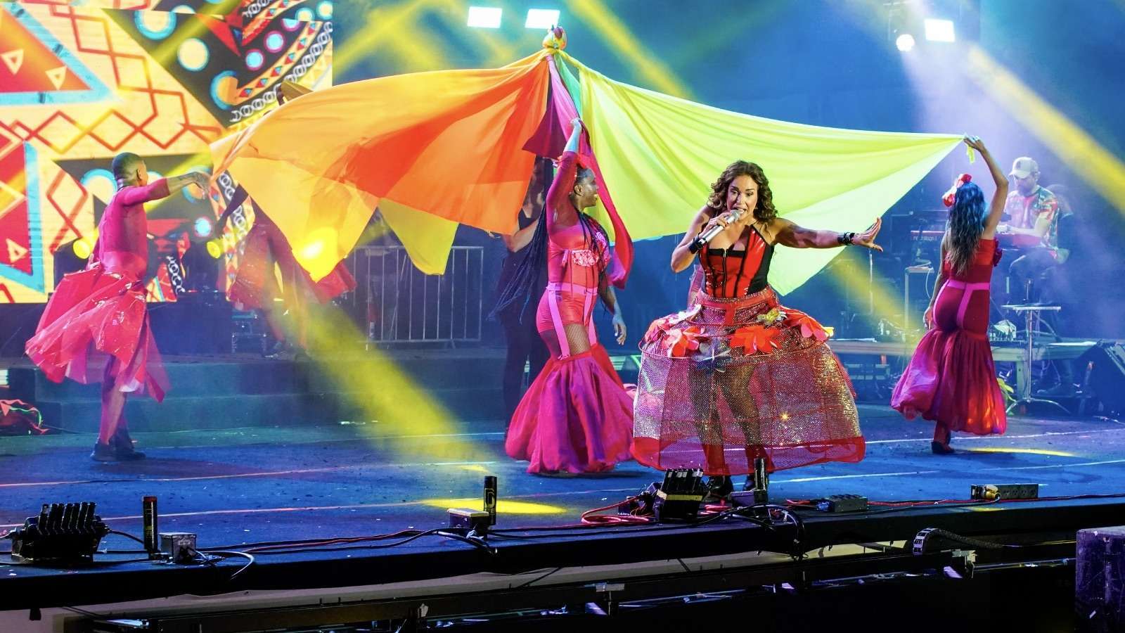 Daniela Mercury Brilha no maior São João do mundo e reforça a tradição junina